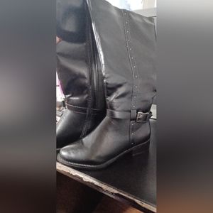 NWOT cloud walker boots from avenue